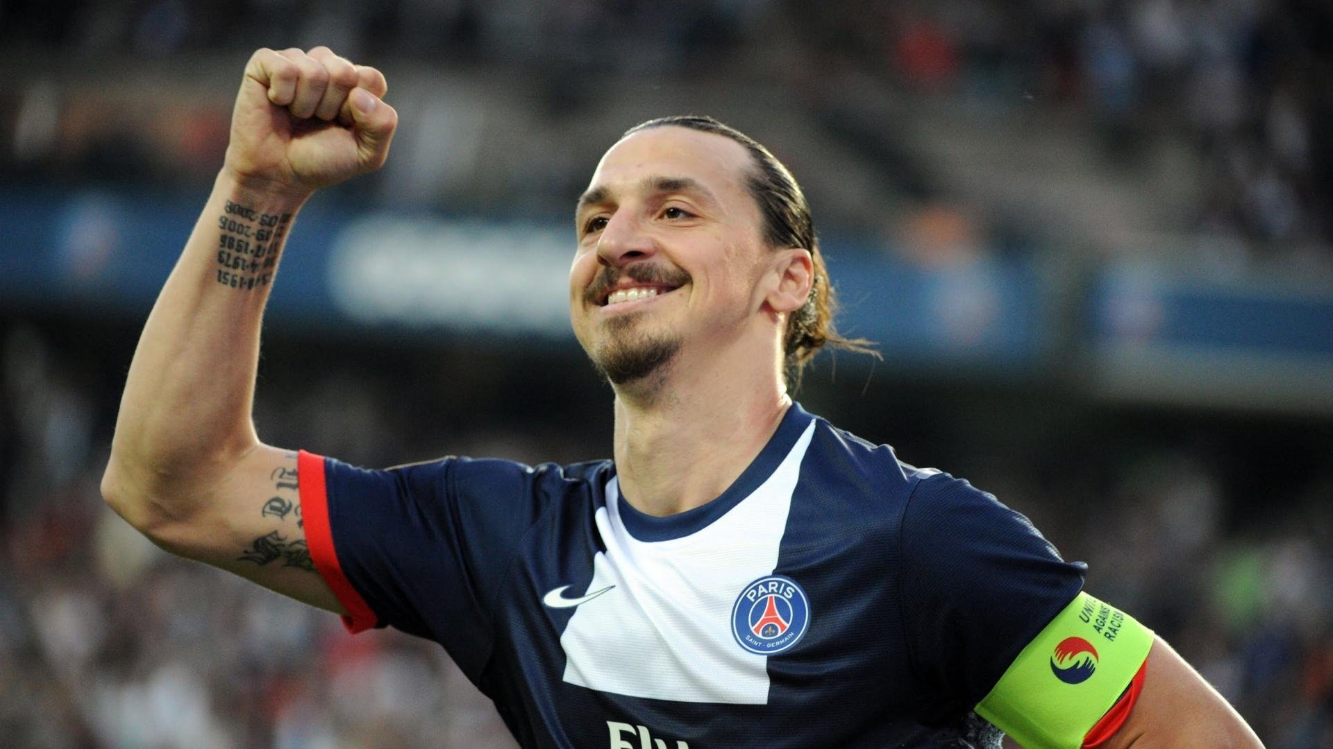 世界杯亚洲区预选赛：中国3比0击败越南 年轻前锋戴帽一战封神